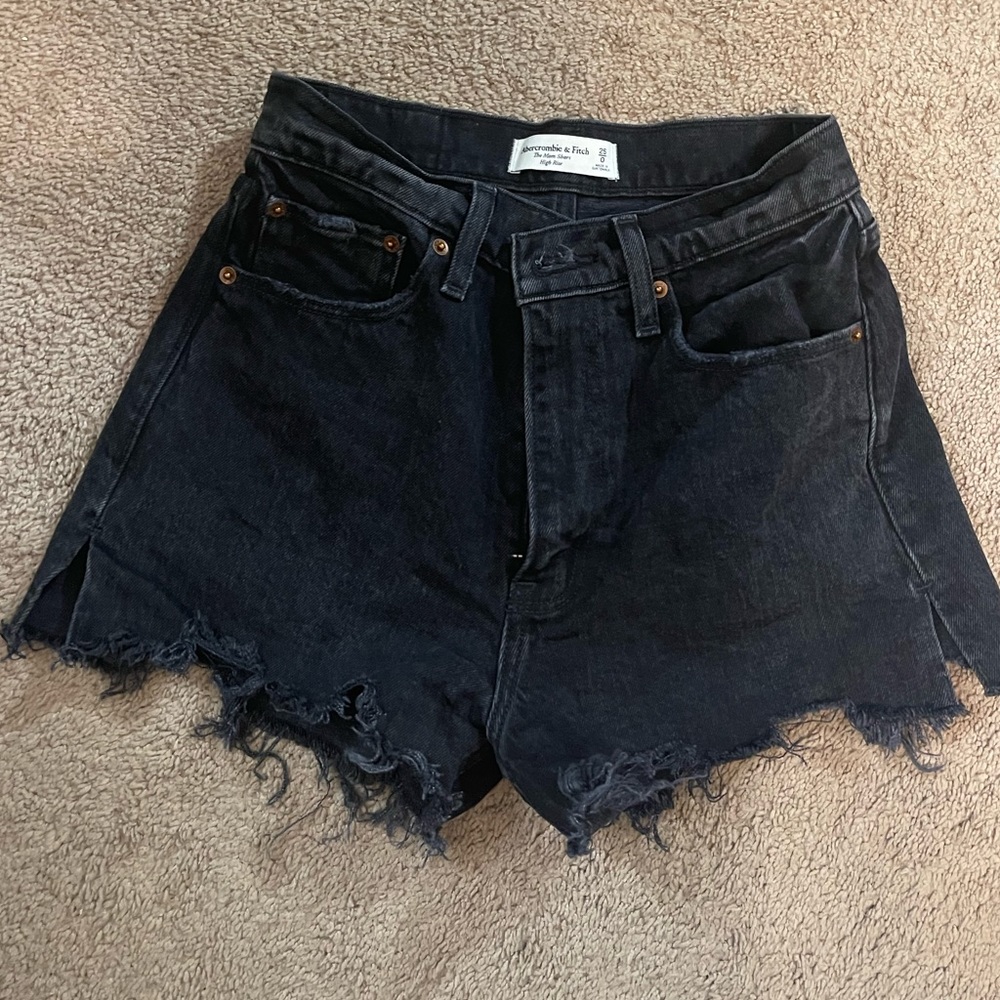 NWT mom high rise short